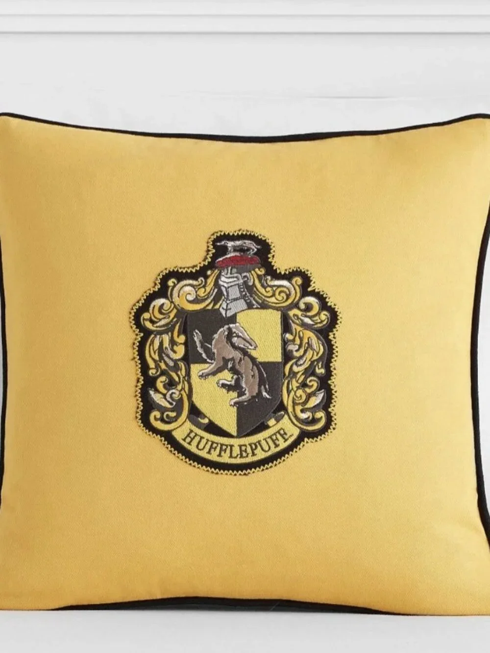 🦡 NEW Pottery Barn Teen Harry Potter Hufflepuff Pillow Cover + PBTeenInsert 16